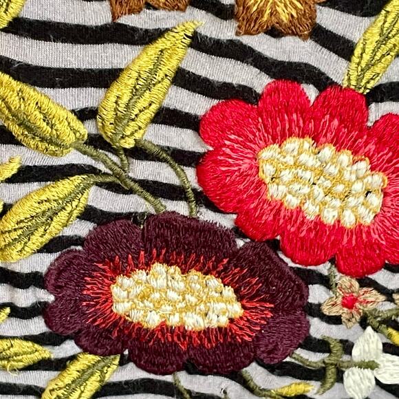 Soft Surroundings Knit Tunic 1X Gray Black Stripe Floral Embroidery Asymmetric - Picture 7 of 10